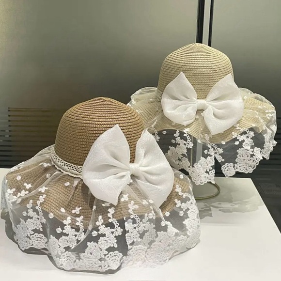 AD Women's Lace Bowknot Straw Hat, Wide Brim Wave Edge Sun Protection Beach Cap - Picture 2 of 6